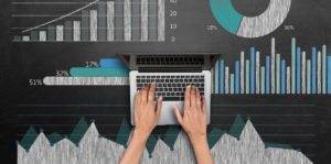 Investimenti, agli italiani piace la tecnologia ma non si separano dai consulenti