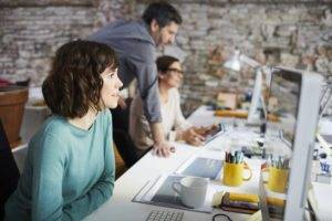 Boom di secondi lavori negli USA, donne millennials le più attive