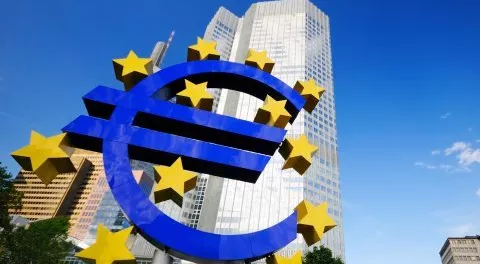 financialounge - banche centrali BCE Cosimo Marasciulo crescita economica Eurozona inflazione liquidità Mario Draghi PIL Pioneer Investments PMI tassi di interesse
