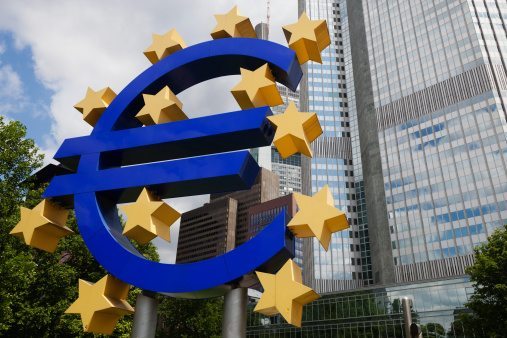 financialounge -  BCE borsa euro Mario Draghi PMI settore bancario