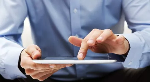 financialounge - Apple Fondi obbligazionari mercati azionari rating settore tecnologico Wall Street