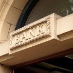Btp su, banche giù