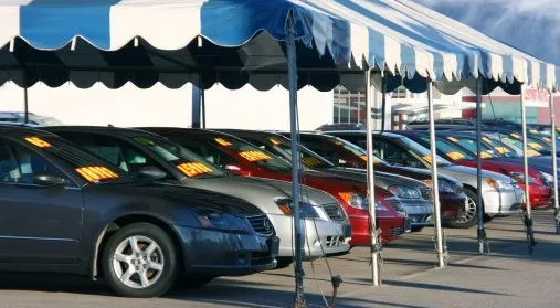financialounge - famiglie italiane italia prestiti settore automobilistico settore immobiliare settore sanitario turismo web