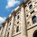 Piazza Affari, capitalizzazione dimezzata dal 2000