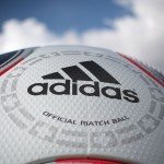 Adidas: doppio colpo ai rivali della Nike