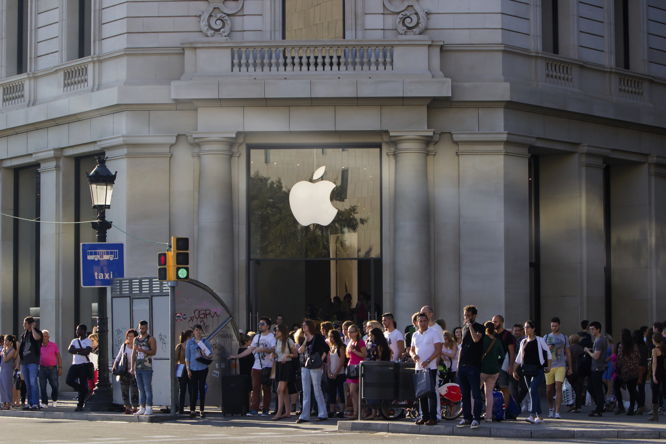 financialounge -  Apple debito grecia microsoft