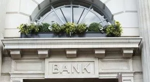 financialounge -  commissione Europa fusioni e acquisizioni leva finanziaria licenziamenti settore bancario