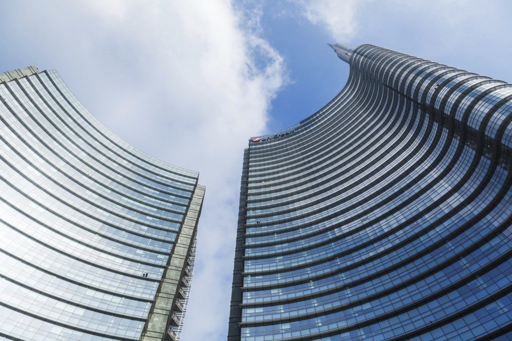 financialounge - banche italiane crescita economica incentivi fiscali Intesa Sanpaolo risparmio gestito strumenti finanziari Unicredit