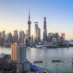 Cina, meno crescita più allentamento monetario