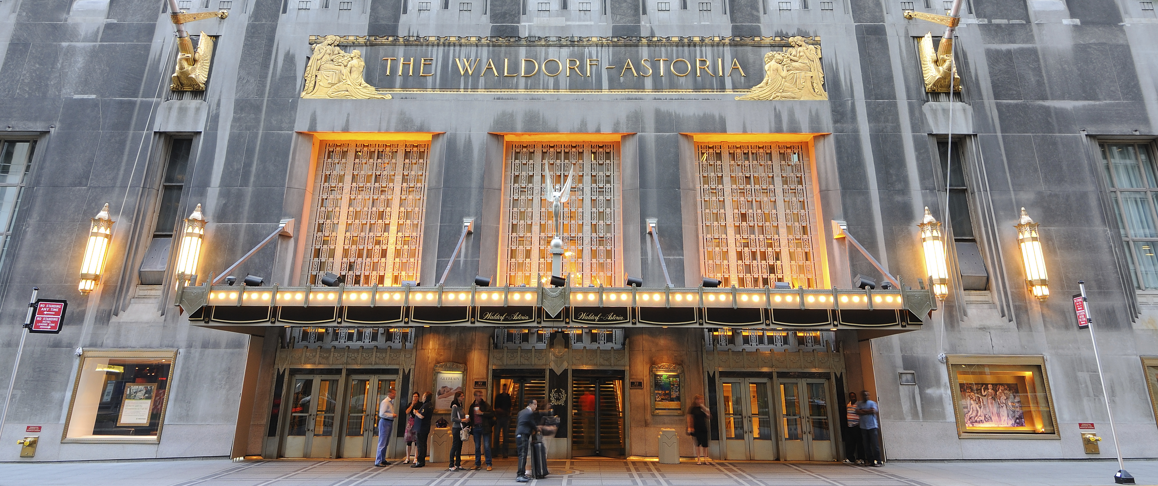 financialounge -  cina Hilton Worldwide Holdings Hotel Waldorf Astoria intermediario qualificato settore immobiliare