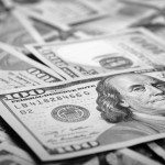 Dollaro forte, boom di acquisti dagli USA verso l’Europa