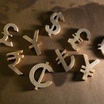 Perchè puntare sui dollari USA e sulle rupie indiane