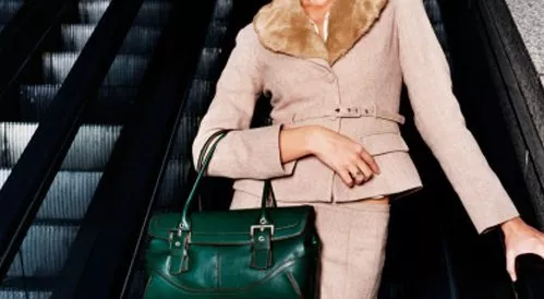 financialounge - bilancio borsa Emerisque italia lusso moda Moncler quotazione Regno Unito