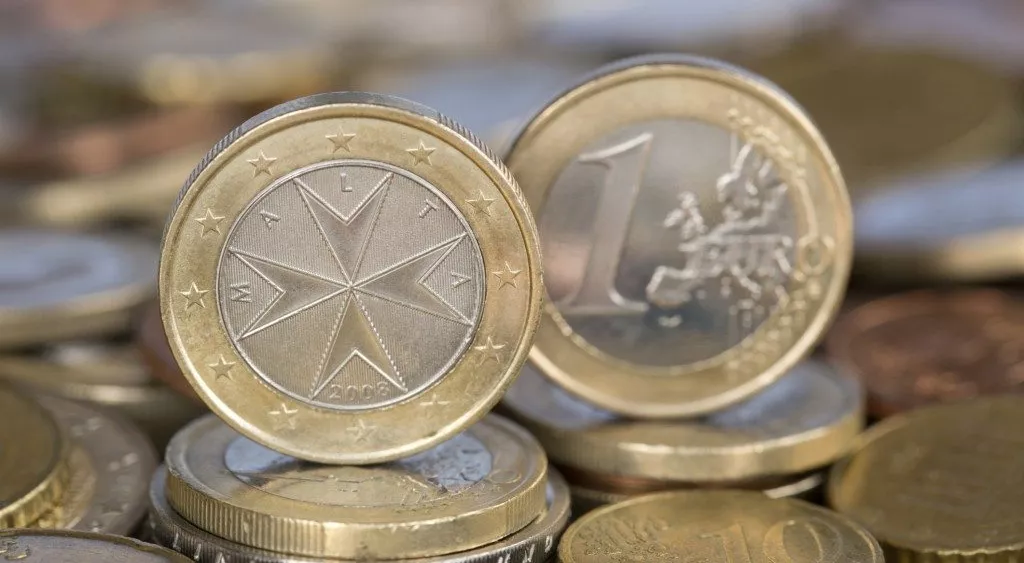 financialounge - dollaro euro fusioni e acquisizioni imprese italia
