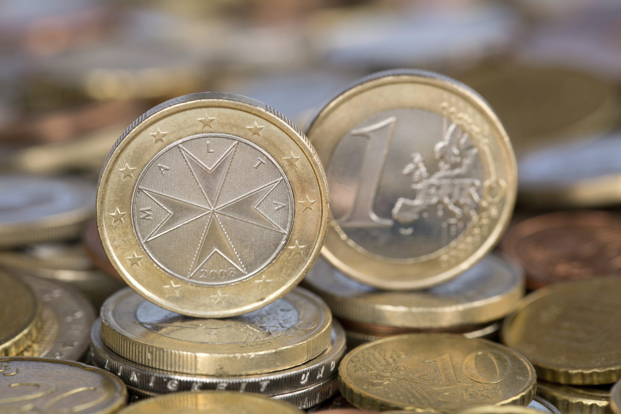 financialounge -  dollaro euro fusioni e acquisizioni imprese italia