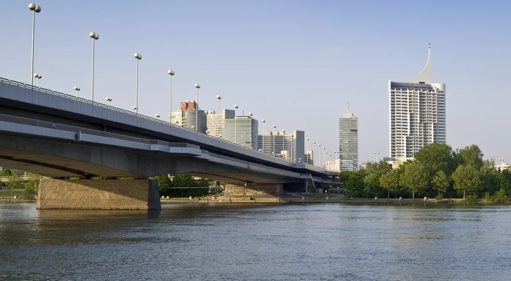 financialounge -  bilancio Erste Bank profit warning stock picking vienna