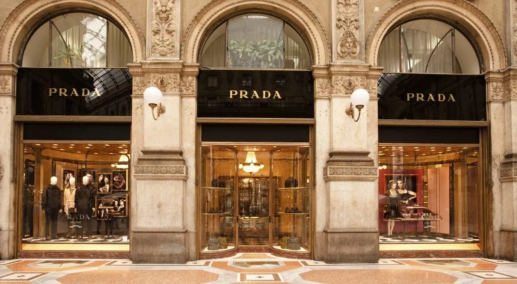 financialounge - beni di consumo lusso moda orizzonte temporale Piazza Affari