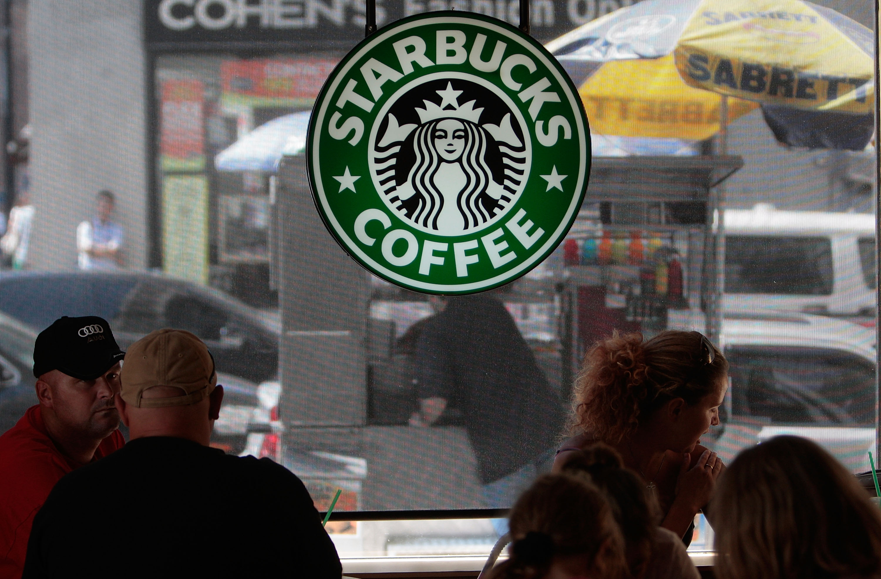 financialounge -  crescita economica distribuzione pagamenti Starbucks