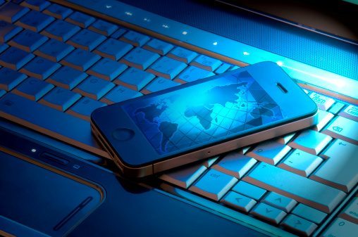 financialounge - carte di credito Credit Suisse ecommerce mobile NFC settore tecnologico smartphone