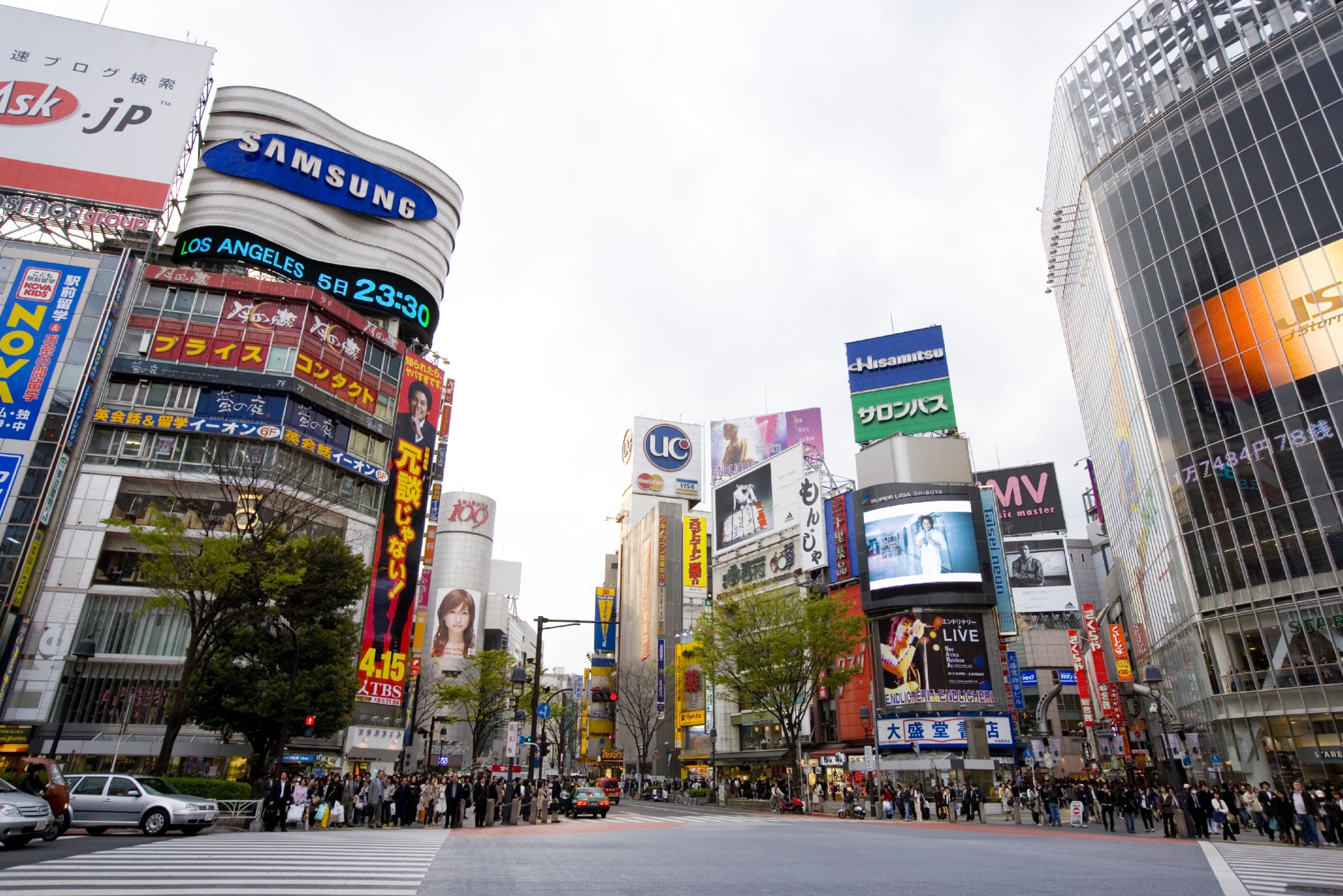 financialounge -  Abenomics giappone inflazione mercati azionari NISA politica monetaria riforme settore immobiliare