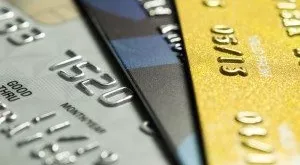 financialounge -  carte di credito famiglie italiane Regno Unito risparmi