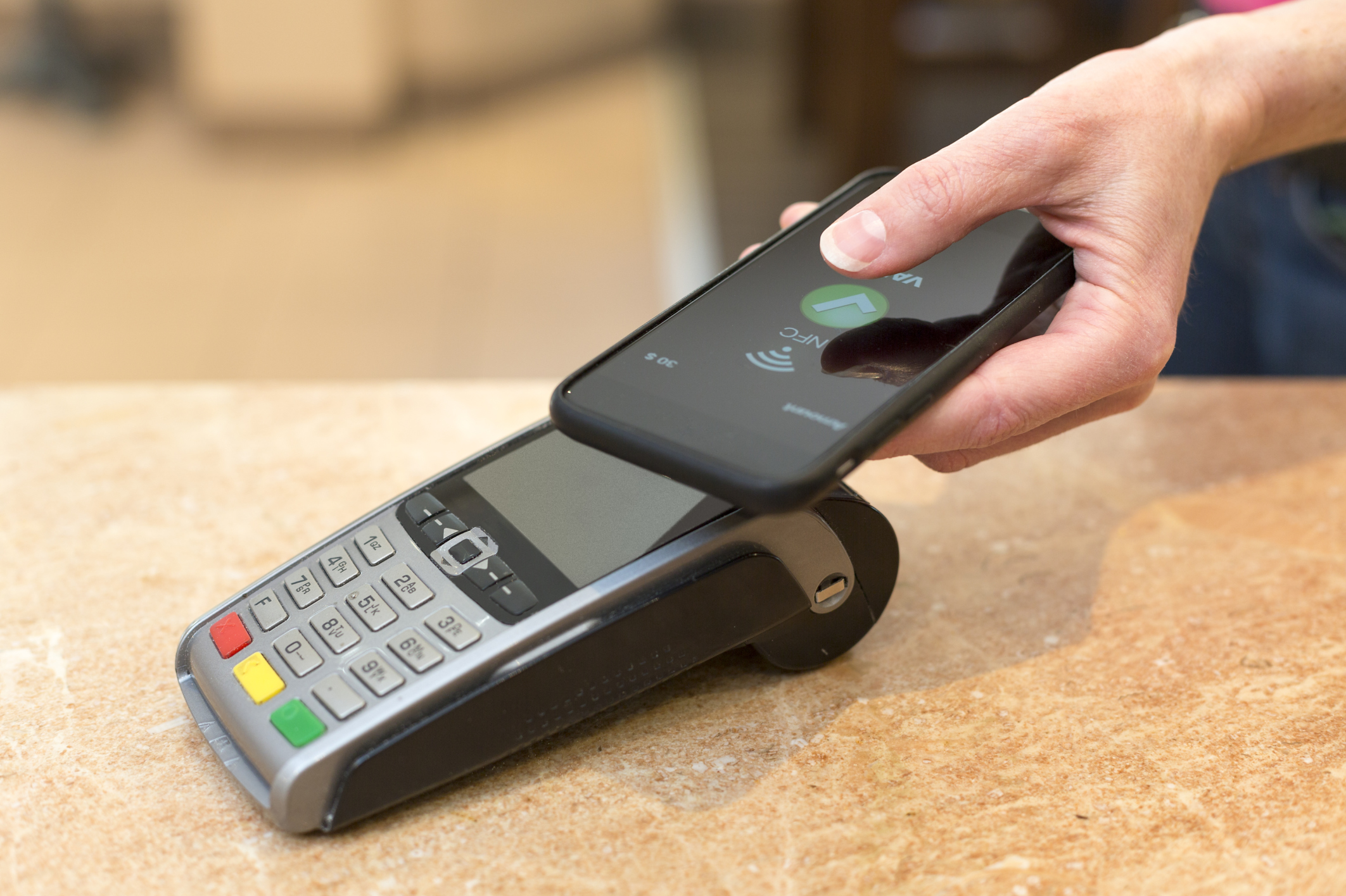 financialounge -  contactless Invesco pagamenti elettronici smart