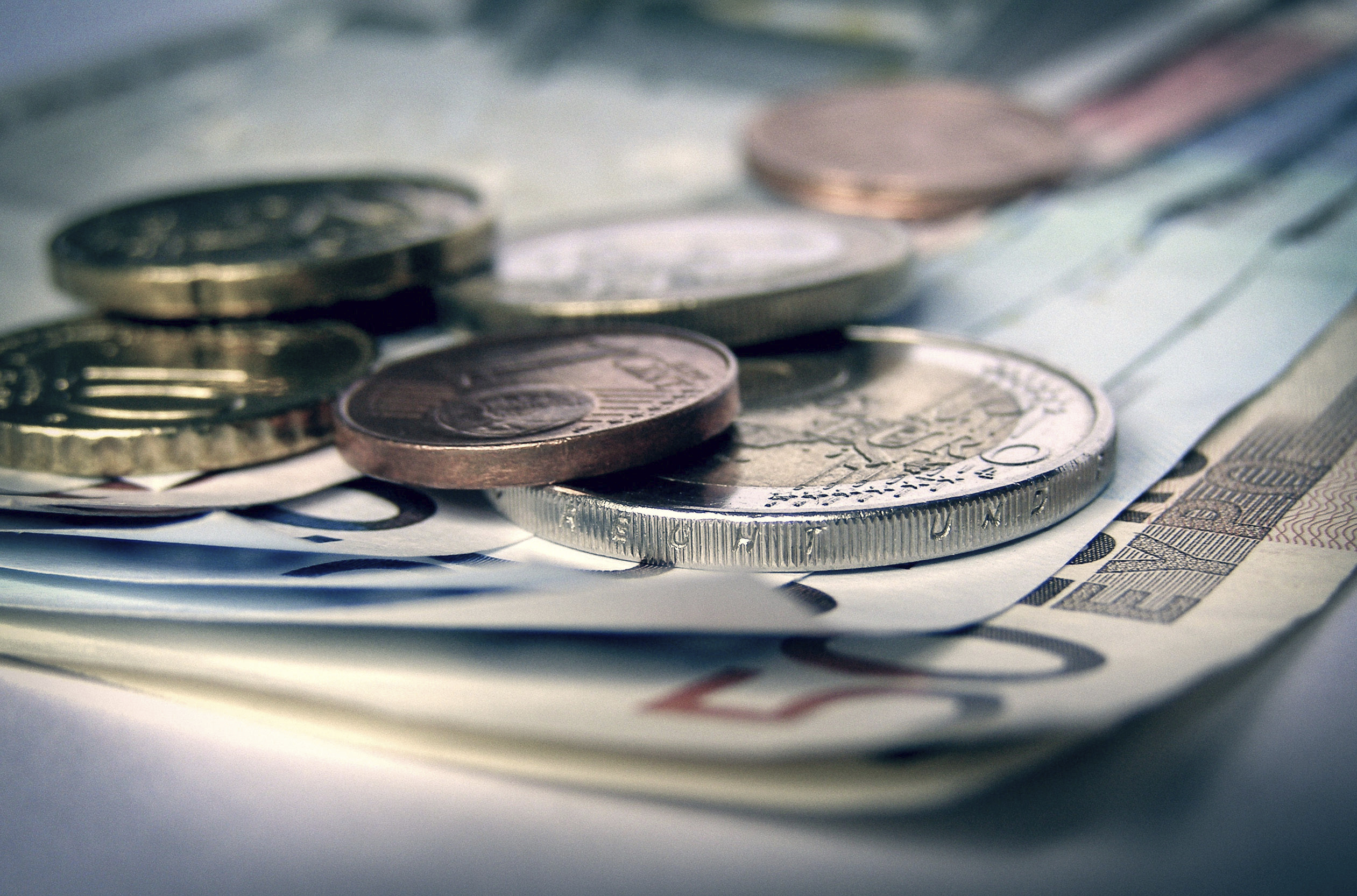 financialounge -  consumi investimenti italia PIL tasse