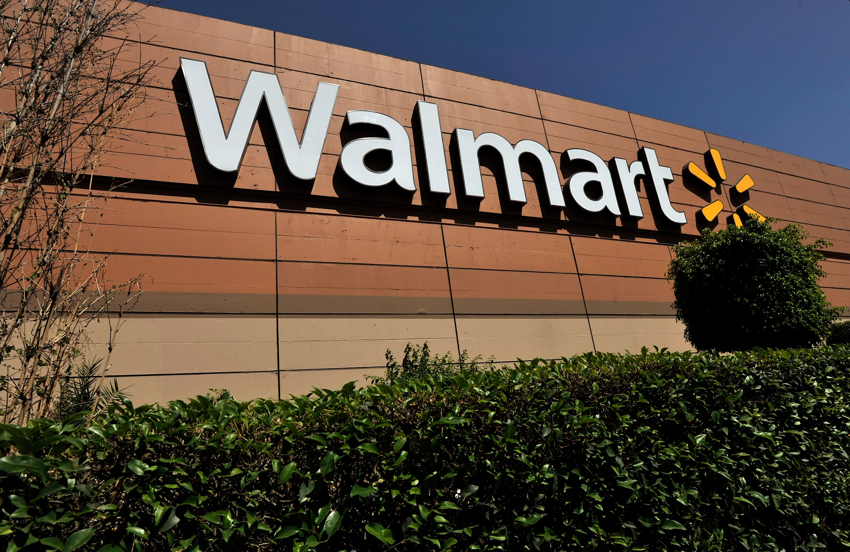 financialounge -  buyback profit warning Wall Street WalMart