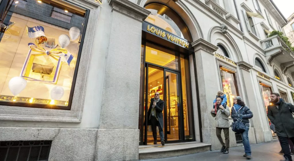 financialounge -  Bernard Arnault Dior Jonathan Anderson LVMH moda