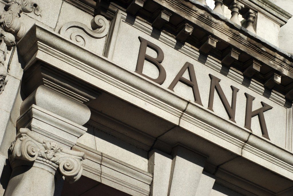 financialounge -  Hannah Piper italia Schroders settore bancario