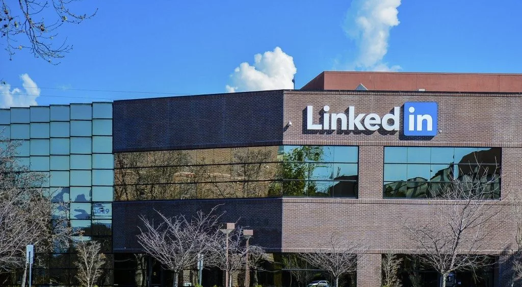 financialounge -  fusioni e acquisizioni LinkedIn microsoft