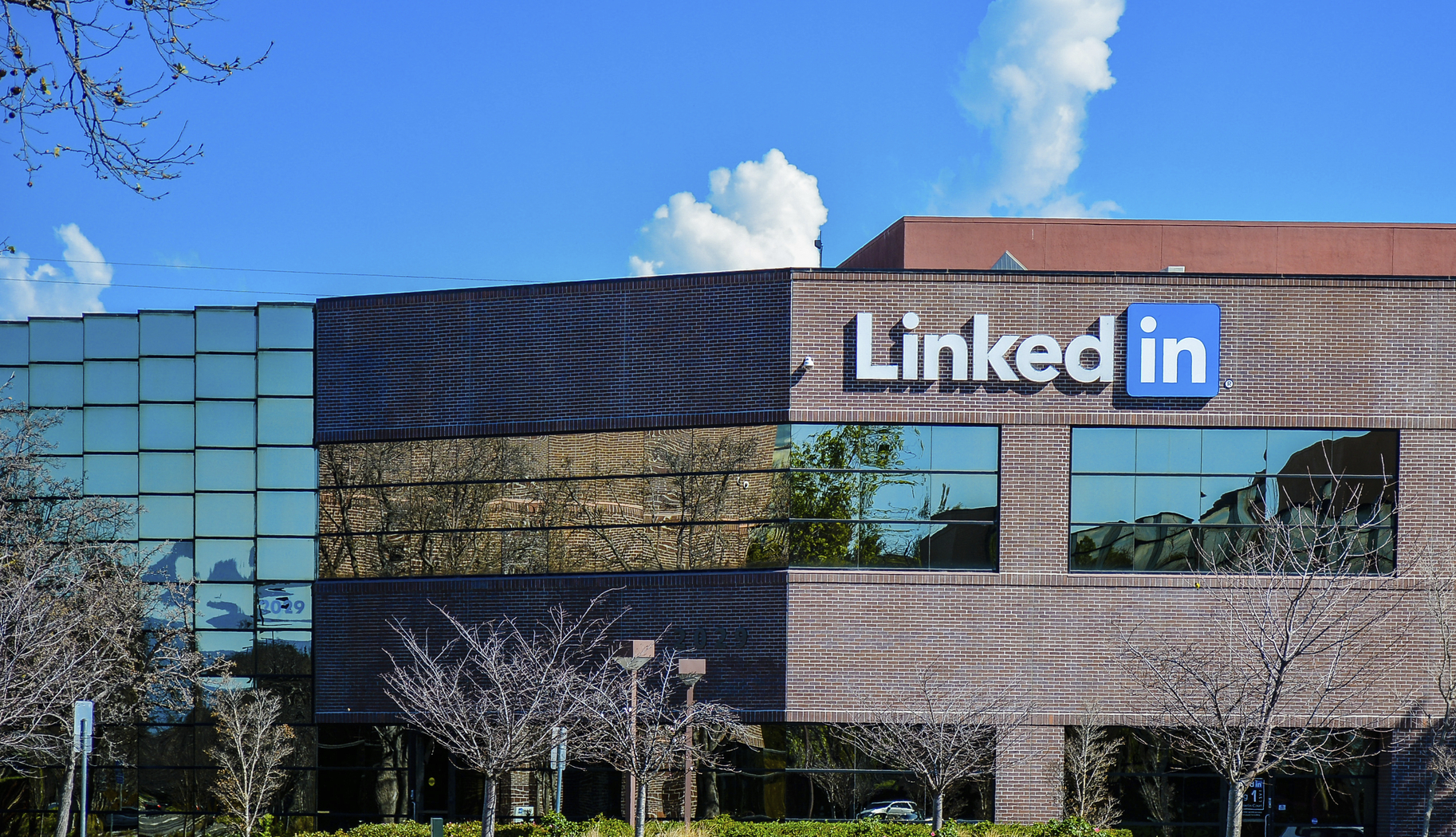 Fusioni e acquisizioni, lo strano caso Microsoft - LinkedIn