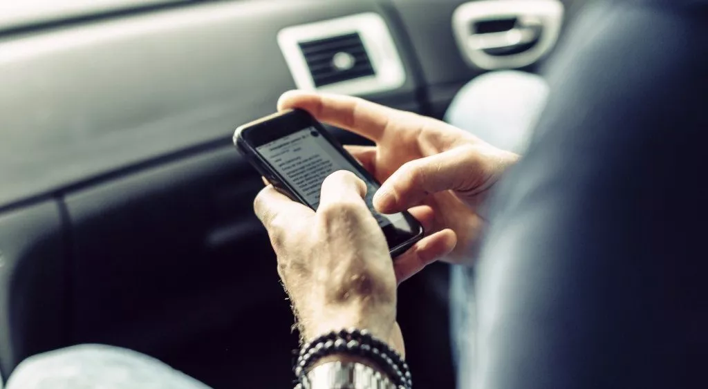 financialounge -  buyback cina india smartphone