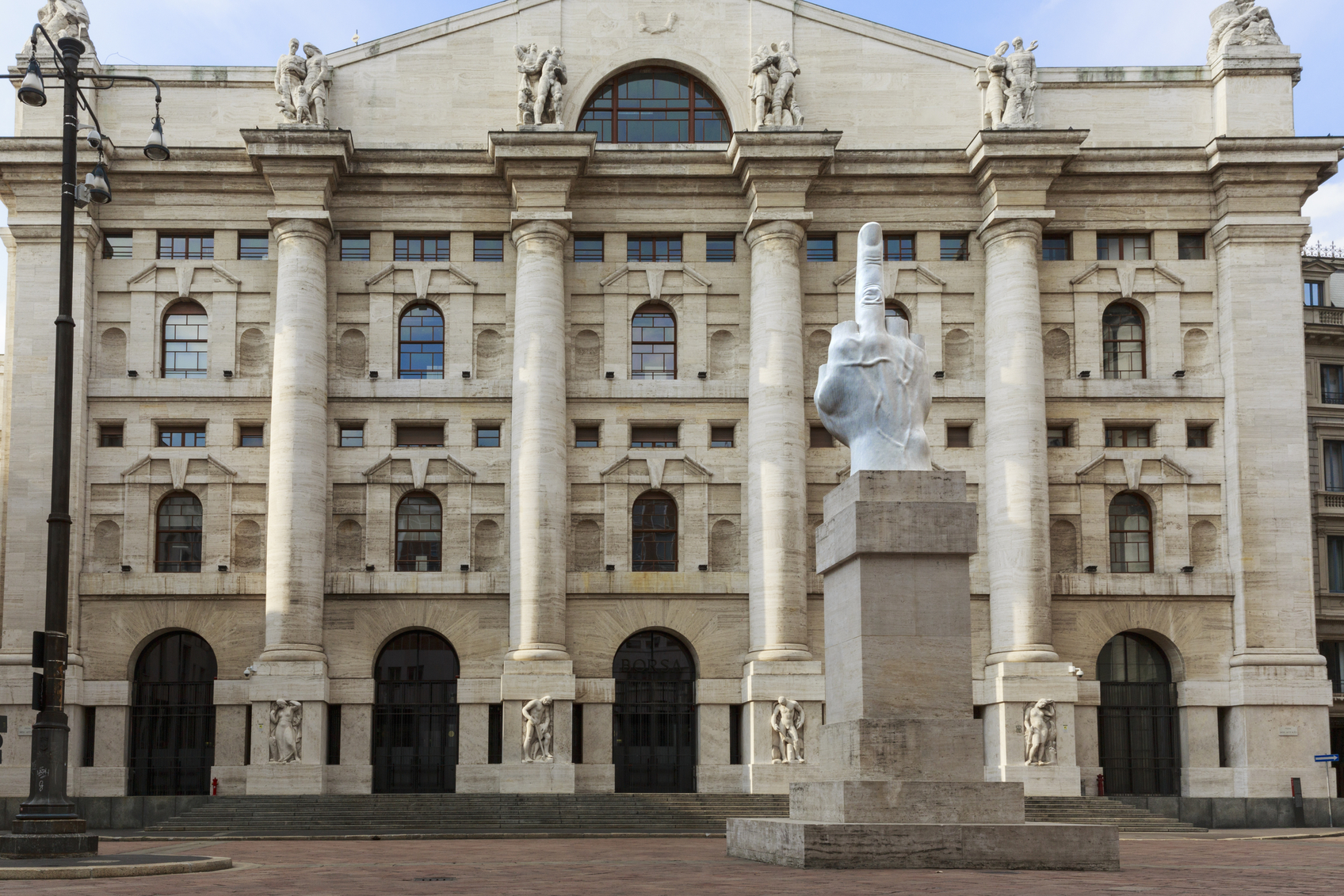 financialounge -  Piazza Affari SGR