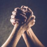 Obbligazioni, braccio di ferro tra la ricerca di rendimento e i porti sicuri