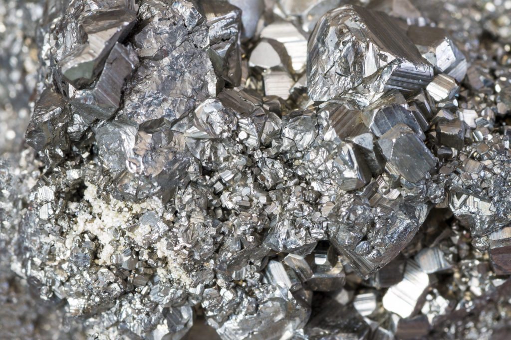 Argento, le importanti differenze rispetto all'oro