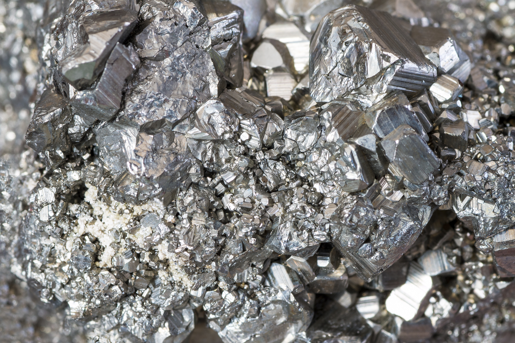 financialounge -  argento ETF materie prime metalli preziosi oro