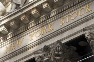 Borse, valutazioni sempre più slegate dai fondamentali