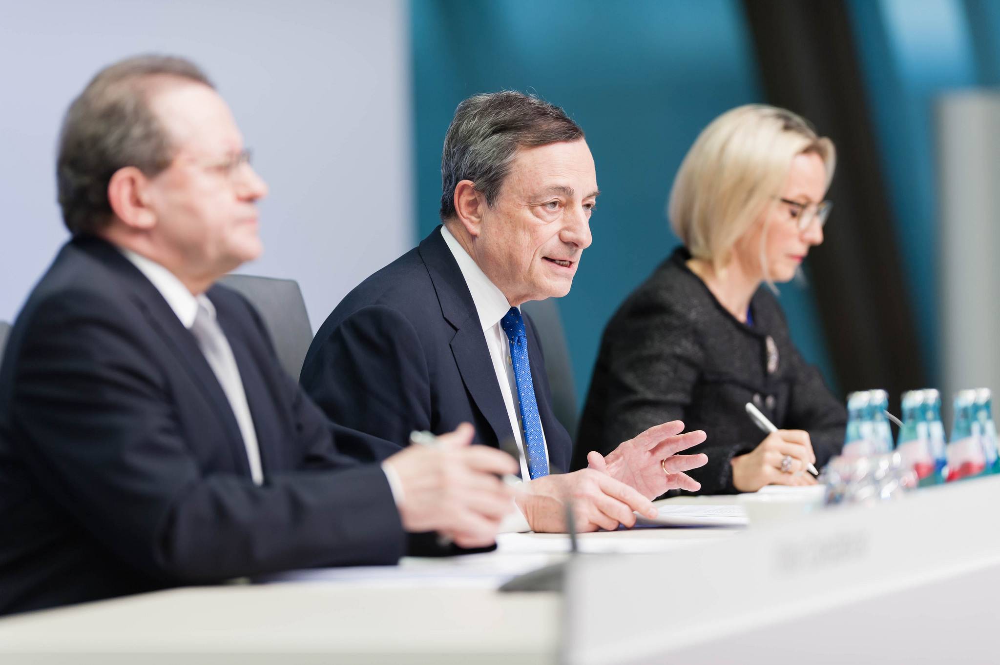 financialounge -  BCE dollaro euro Eurozona inflazione Mario Draghi PIL quantitative easing tapering tassi di interesse