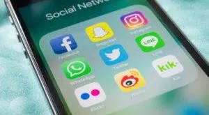 financialounge - Evan Spiegel IPO millennials Snapchat social network