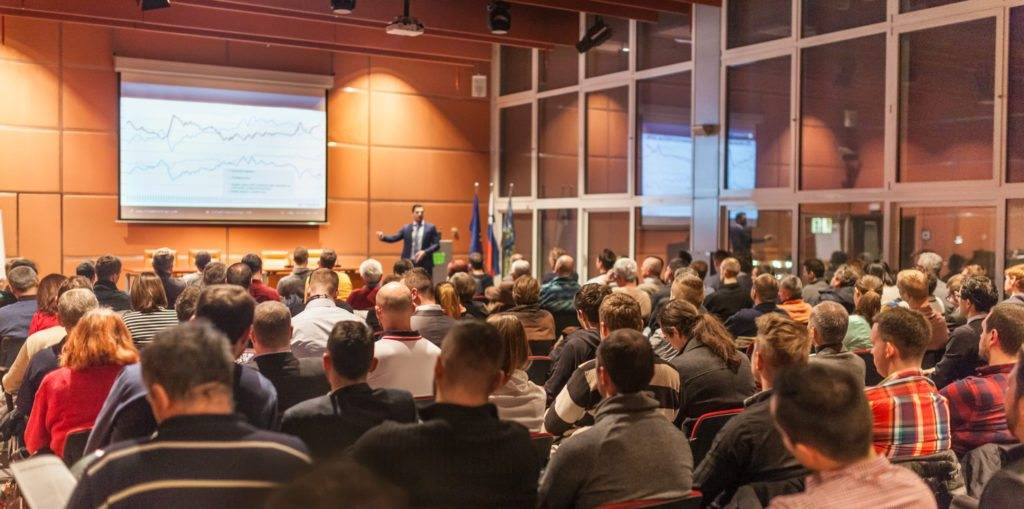 financialounge - Alan Friedman Equity crowdfunding Ethenea fintech ItForum J.P. Morgan Asset Management Karim Abadir Lorenzo Alfieri robo advisor Schroders trading