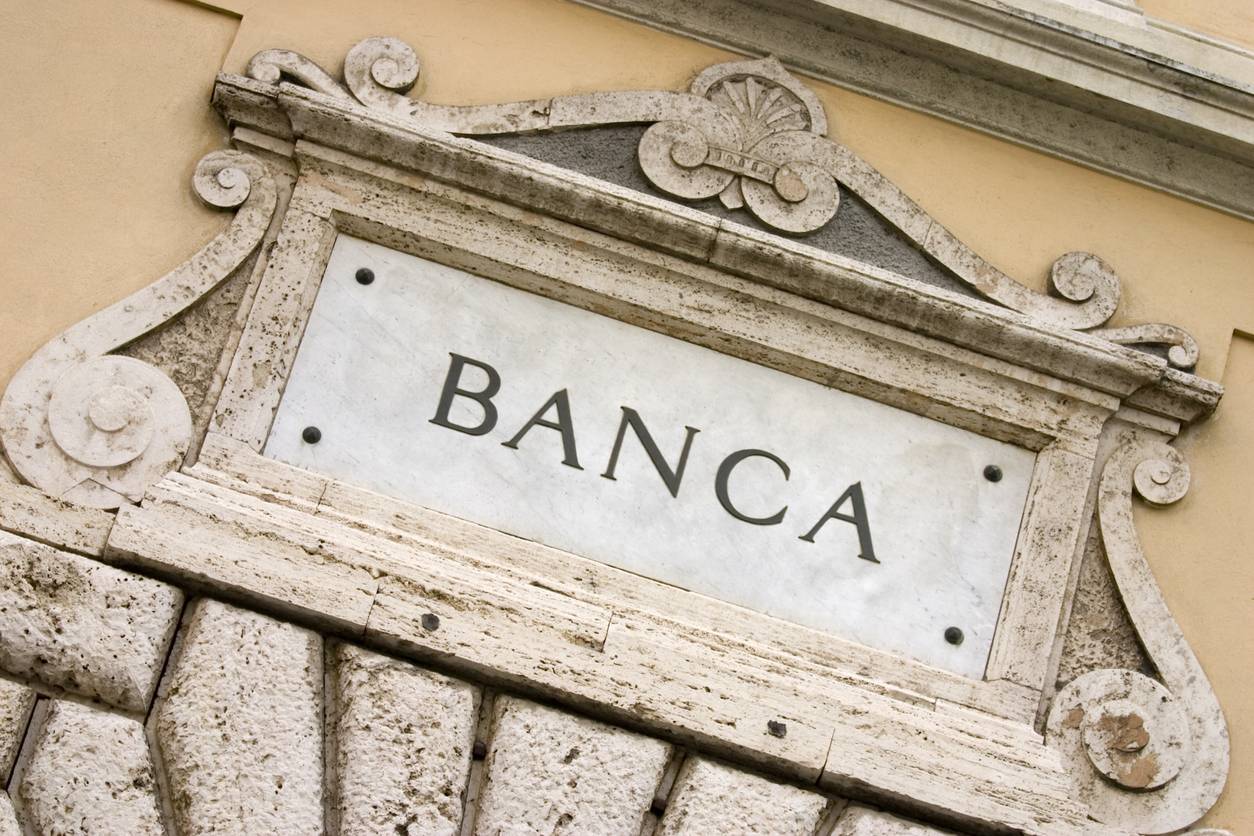 financialounge -  cartolarizzazione italia NPL settore bancario
