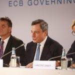 BCE, Draghi apre il paracadute della bassa inflazione per proteggere il QE dai falchi