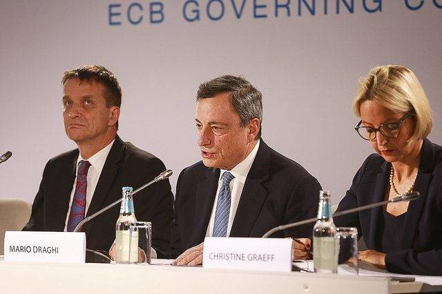 financialounge -  BCE inflazione Mario Draghi politica monetaria quantitative easing Santander tapering titoli di stato