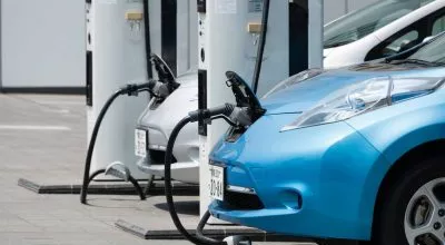 financialounge - auto elettriche auto elettriche cinesi Clément Inbona Elon Musk Hertz La Financière de l'Echiquier mobilità Tesla