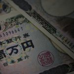 Riforma e riduzione di acquisti dall’Asia spingono i tassi in alto