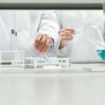 Biotecnologie, energia e media: c’è ancora del valore a Wall Street