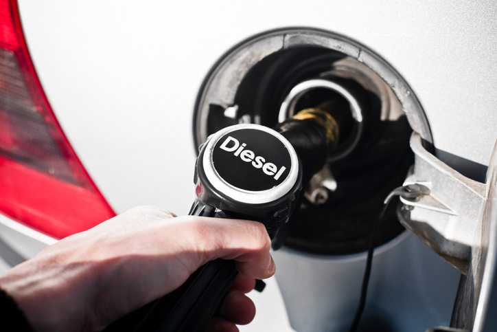 Caro carburante: ecco perché il diesel costa più della benzina