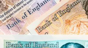 financialounge -  Bank of England dollaro inflazione mercati valutari News & Views settore bancario sterlina trimestrali