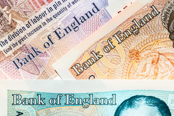 financialounge -  Bank of England dollaro inflazione mercati valutari News & Views settore bancario sterlina trimestrali